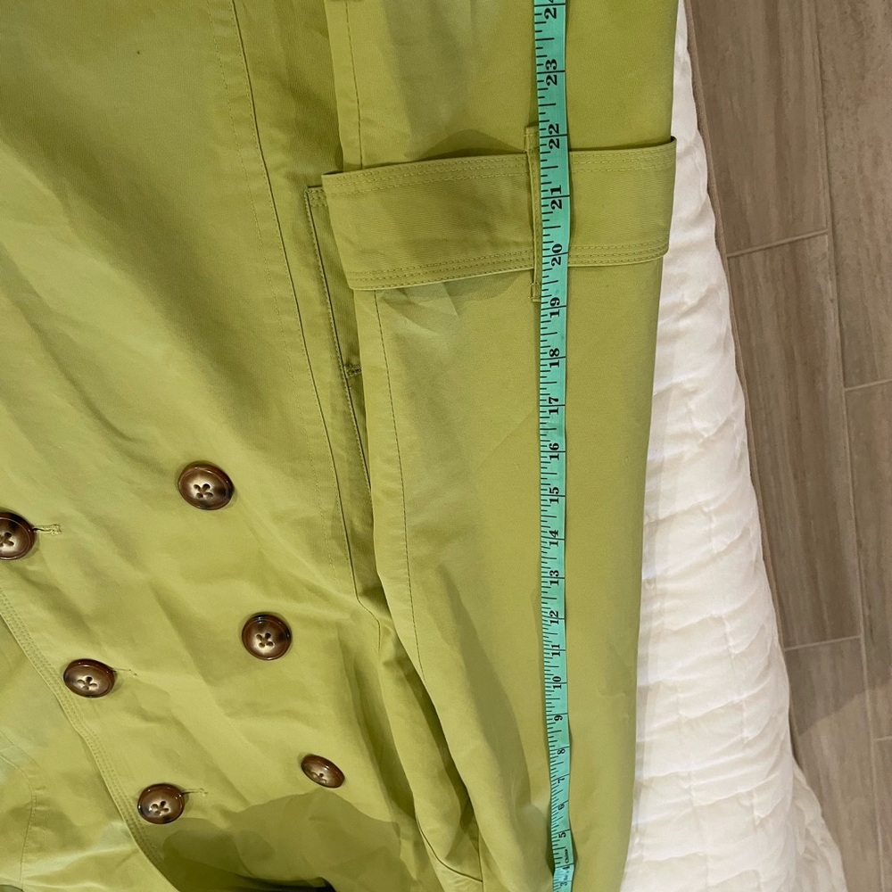 Ladies London Fog double breasted rain jacket. Color is apple green size L - Picture 9 of 12